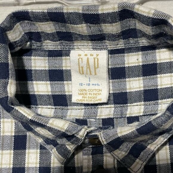 Baby Gap long sleeve button down shirt 18-24 mo NWOT - Picture 2 of 5